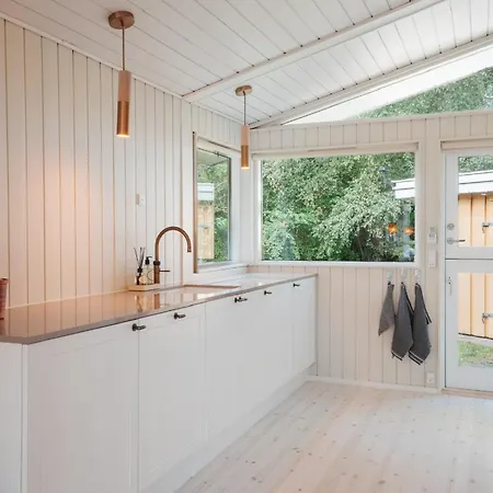Feriehus Det Nyrenoverede - Tæt På Det Hele