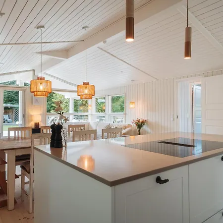 Det Nyrenoverede - Tæt På Det Hele Feriehus *